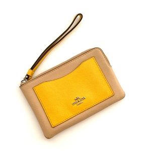 COACH Colorblock Corner Zip Wrislet